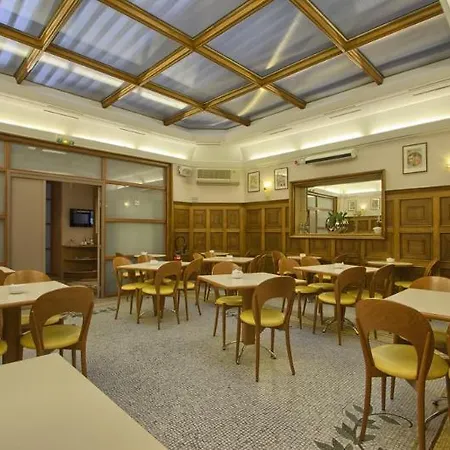Timhotel Palais Royal 3* פריז
